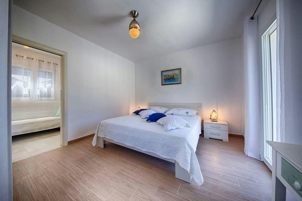 Molo Trovna Apartments Vis Kültér fotó